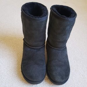 Ugg Classic Short Boots Black girl's size 3